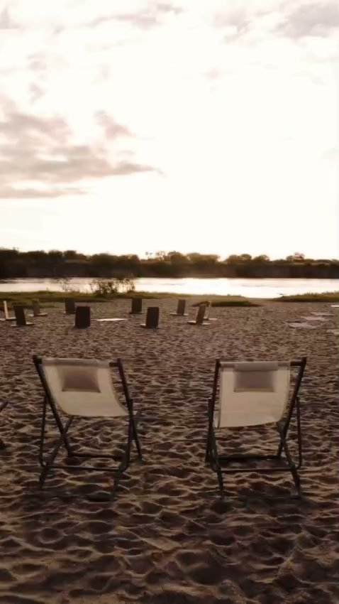 Navegando la calma junto al río